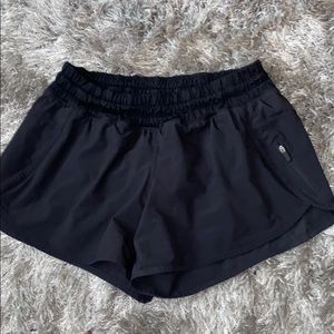 Lululemon Hotty Hot Shorts 2.5